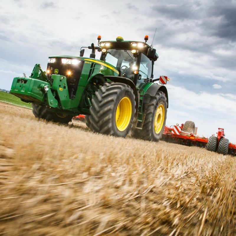 john_deere_8400r_2